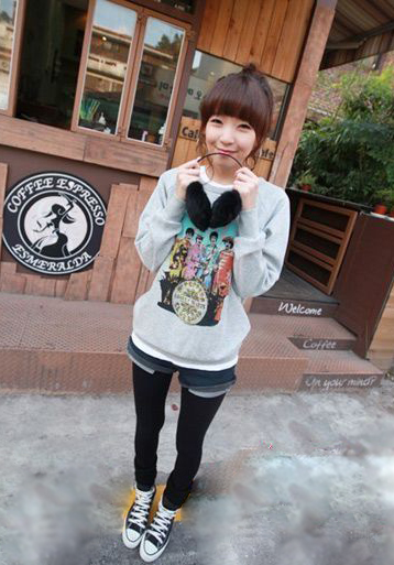 加厚<em>卫衣</em>配<em>短裤</em> 诠释完美活力-PPTV女性频道