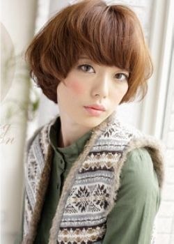 5款新潮短发 瘦脸又<em>时尚</em>-PPTV<em>女性频道-直播</em>