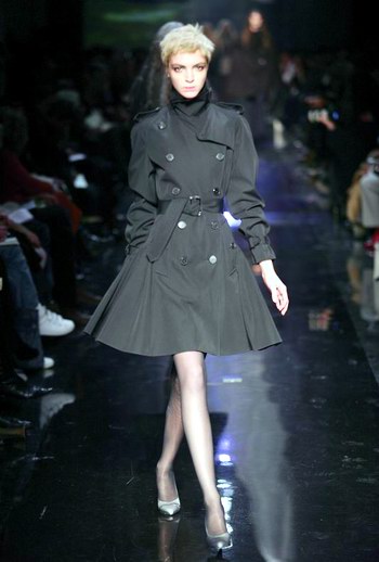 如何做哥特式的<em>美女</em>装扮-<em>pptv</em>女性频道-<em>直播</em>、